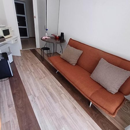 Villa Vamus Vendeg- Es Rendezvenyhaz Vámosszabadi Esterno foto