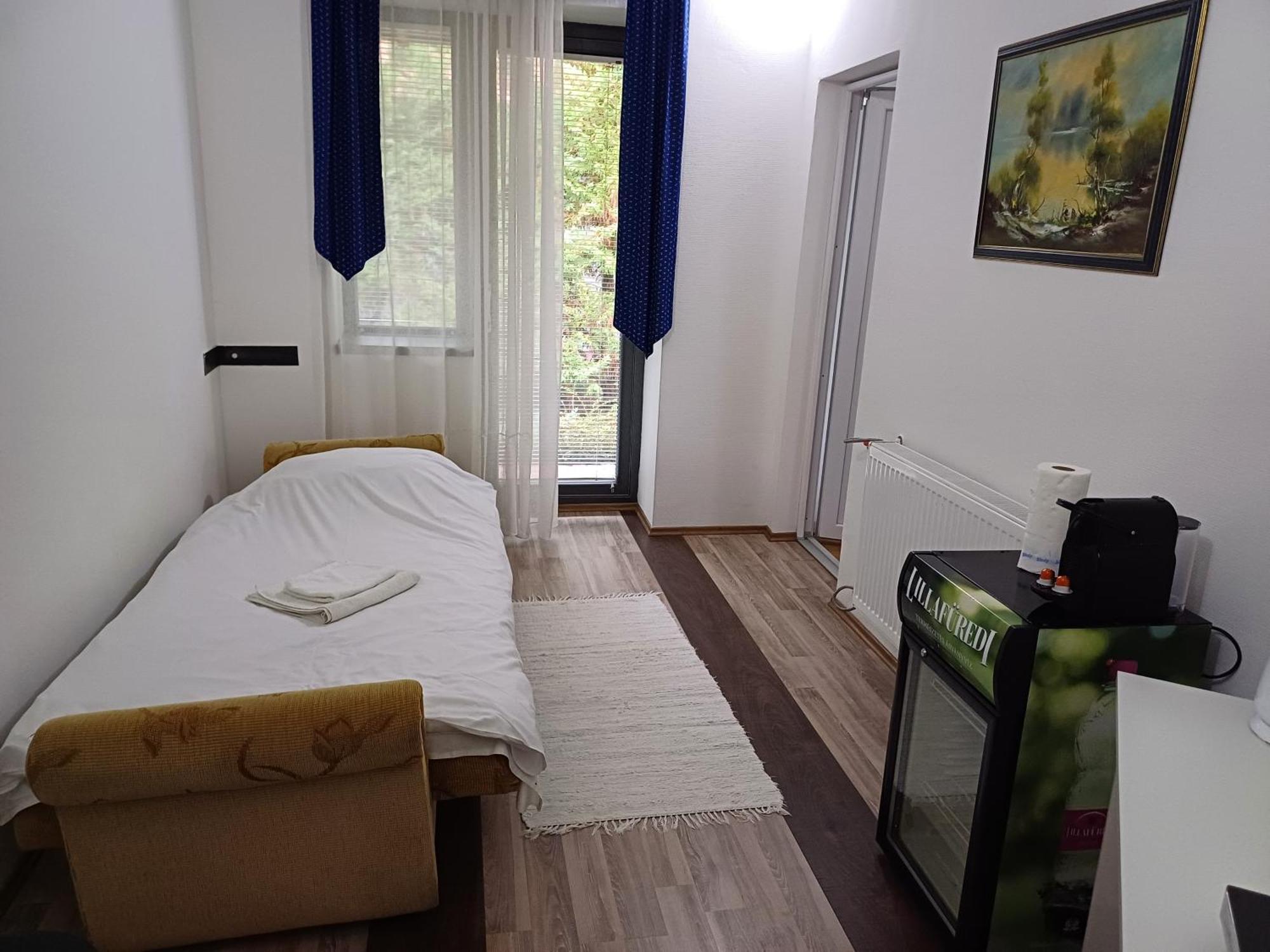 Villa Vamus Vendeg- Es Rendezvenyhaz Vámosszabadi Esterno foto