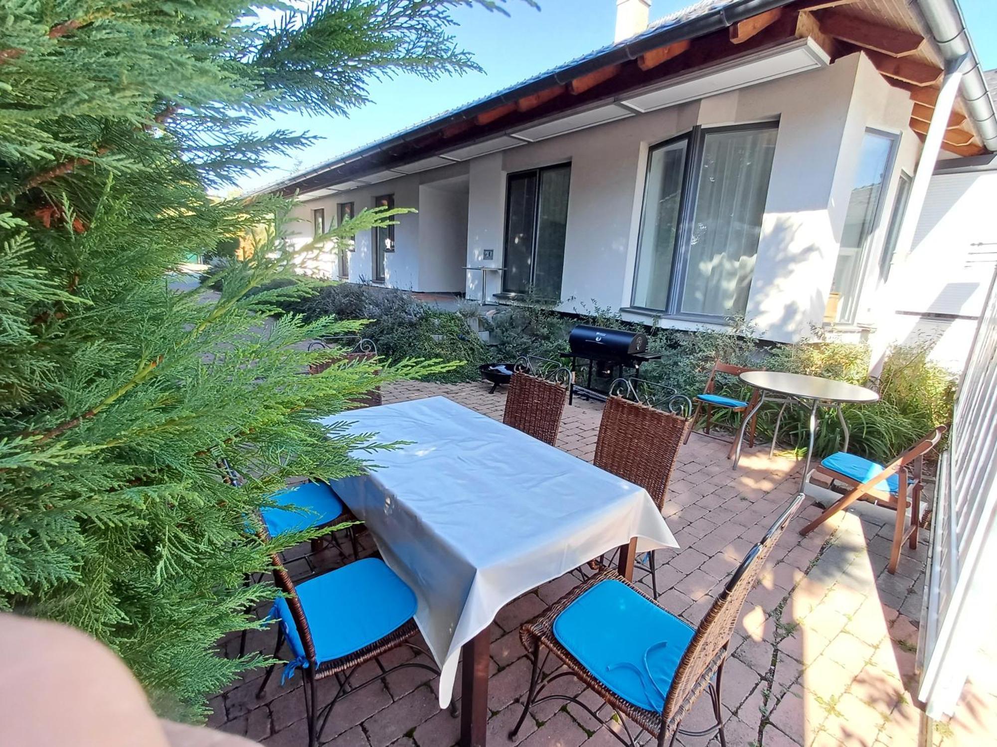 Villa Vamus Vendeg- Es Rendezvenyhaz Vámosszabadi Esterno foto